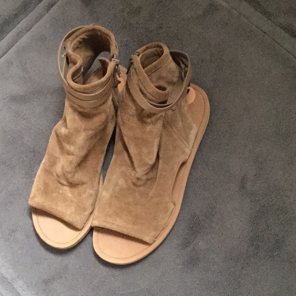 Vince Thalia zip up leather sandals.